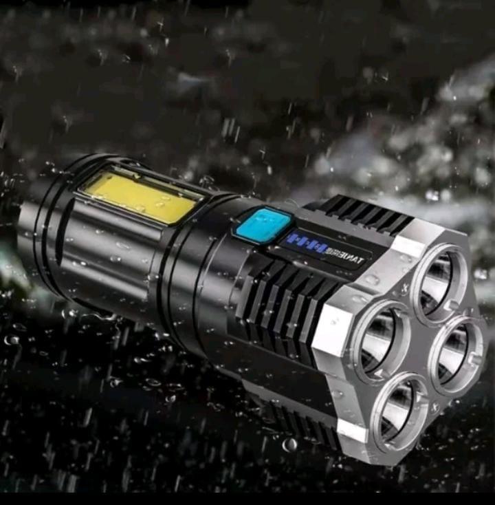 Lanterna Tática 4 LEDs Recarregável e com Indicador de Bateria