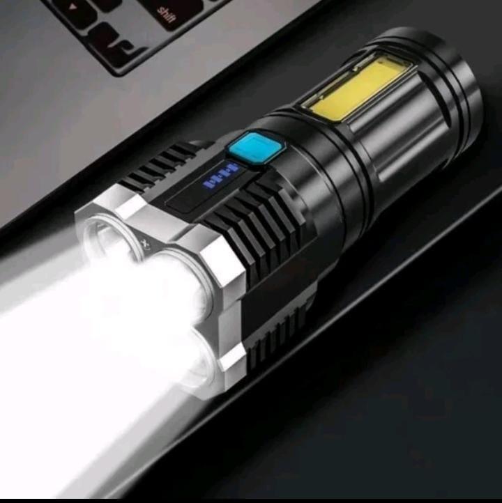 Lanterna Tática 4 LEDs Recarregável e com Indicador de Bateria