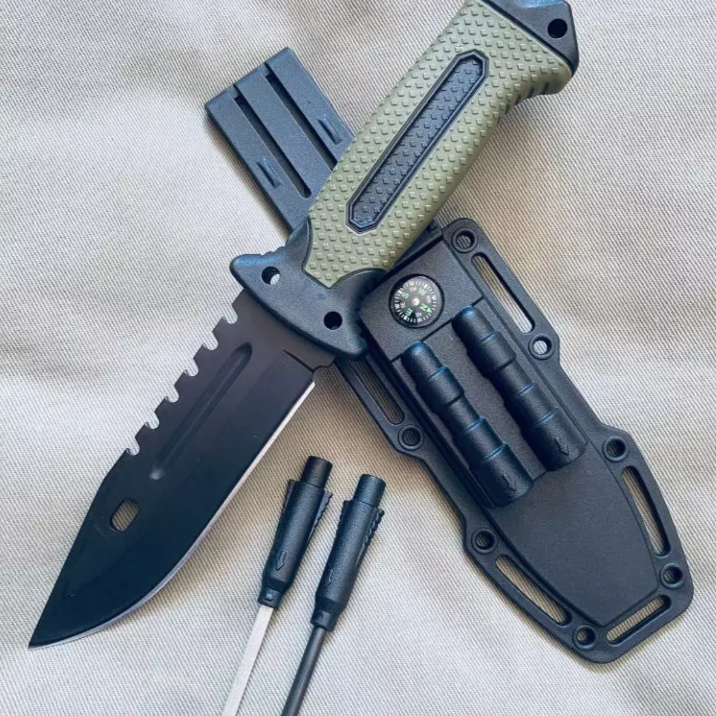 Kit de Sobrevivência Faca + Itens