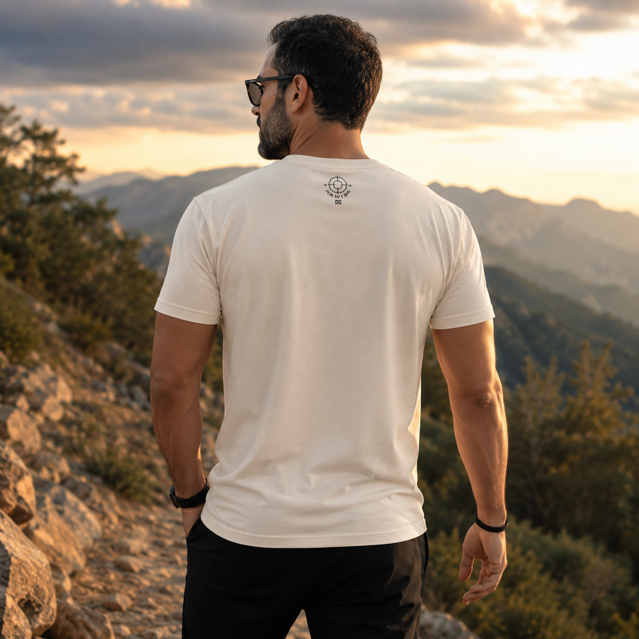 Camiseta Masculina Adsumus